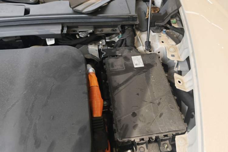 Used Denza Z9GT 2024 1100 Four-Wheel Drive Ultra Version Engine Bay Left