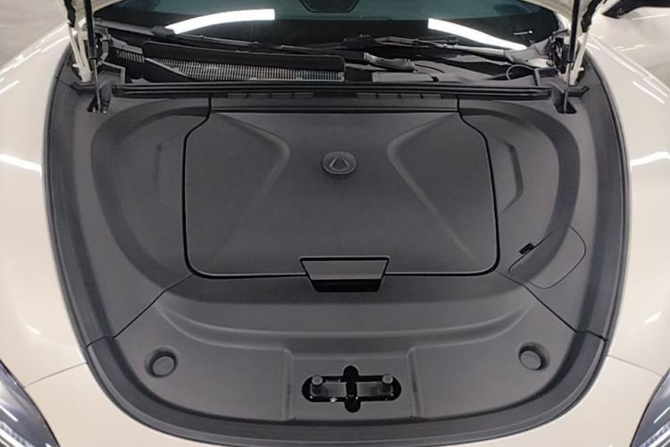 Used Denza Z9GT 2024 630 All-Wheel Drive Pro Version Engine Bay