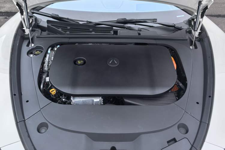 Used Denza Z9GT 2024 1100 Four-Wheel Drive Ultra Version Engine Bay