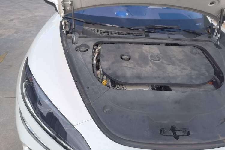 Used Denza Z9GT 2024 1100 Four-Wheel Drive Ultra Version Engine Bay Right