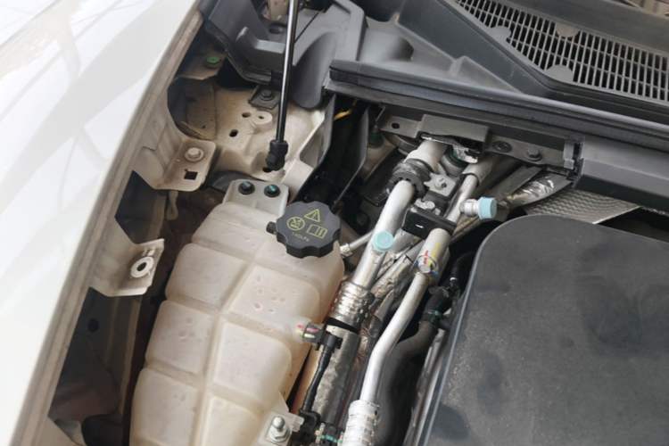 Used Denza Z9GT 2024 1100 Four-Wheel Drive Ultra Version Engine Bay Right