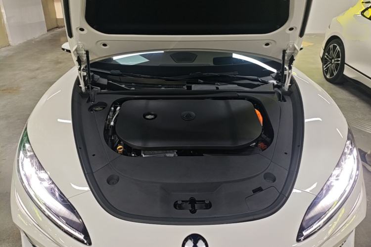 Used Denza Z9GT 2024 1100 Four-Wheel Drive Ultra Version Engine Bay