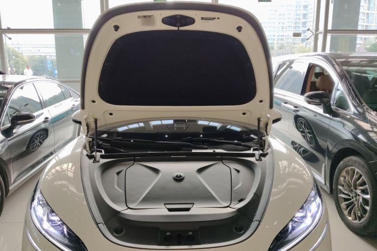 Used Denza Z9GT 2024 630 All-Wheel Drive Max Edition Engine Bay