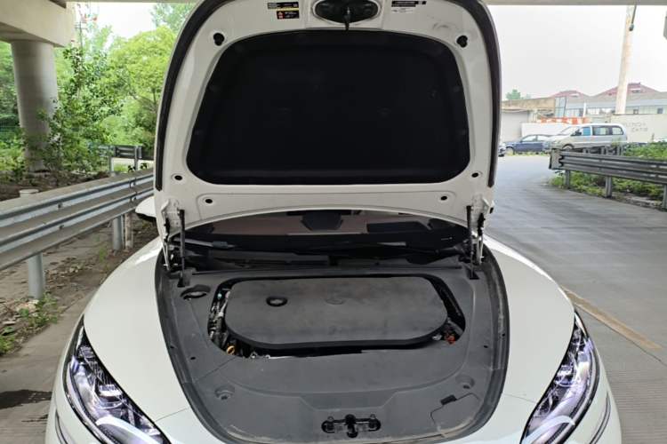 Used Denza Z9GT 2024 1100 Four-Wheel Drive Ultra Version Engine Bay
