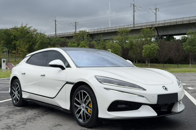 Used Denza Z9GT 2024 630 All-Wheel Drive Max Edition Exterior 12