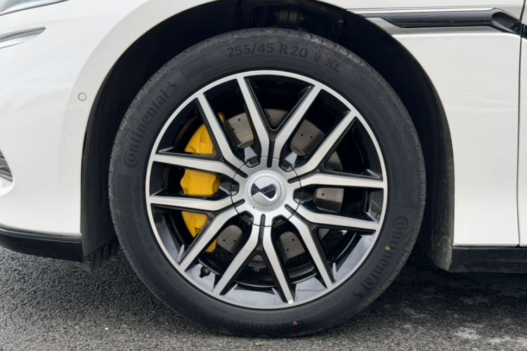 Used Denza Z9GT 2024 630 All-Wheel Drive Max Edition Exterior 2