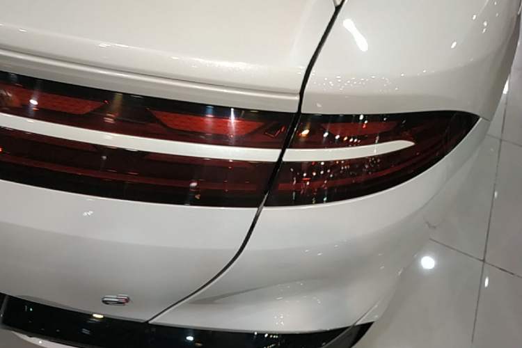 Used Denza Z9GT 2024 1100 Four-Wheel Drive Max Edition Exterior 3