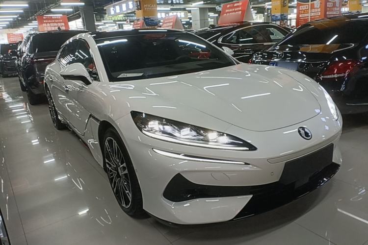 Used Denza Z9GT 2024 1100 Four-Wheel Drive Ultra Version Front Right 45 Deg