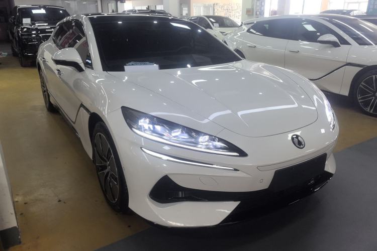 Used Denza Z9GT 2024 1100 Four-Wheel Drive Max Edition Front Right 45 Deg
