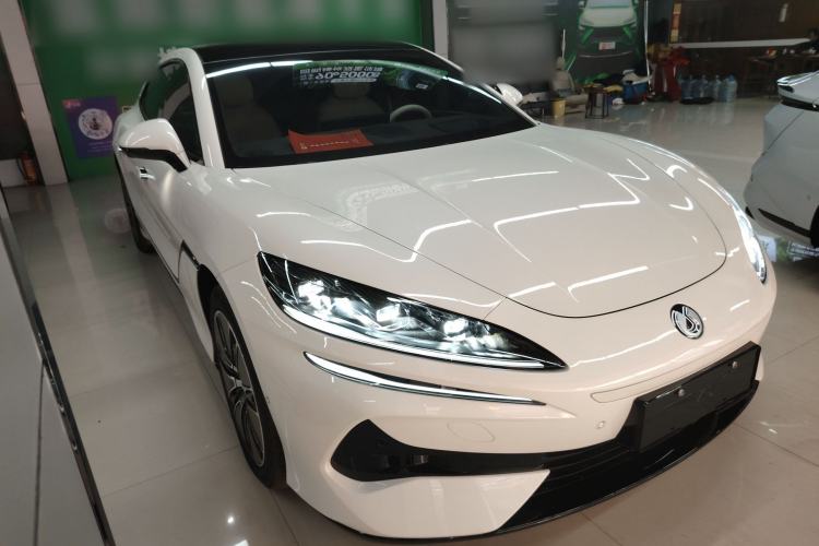 Used Denza Z9GT 2024 1100 Four-Wheel Drive Max Edition Front Right 45 Deg
