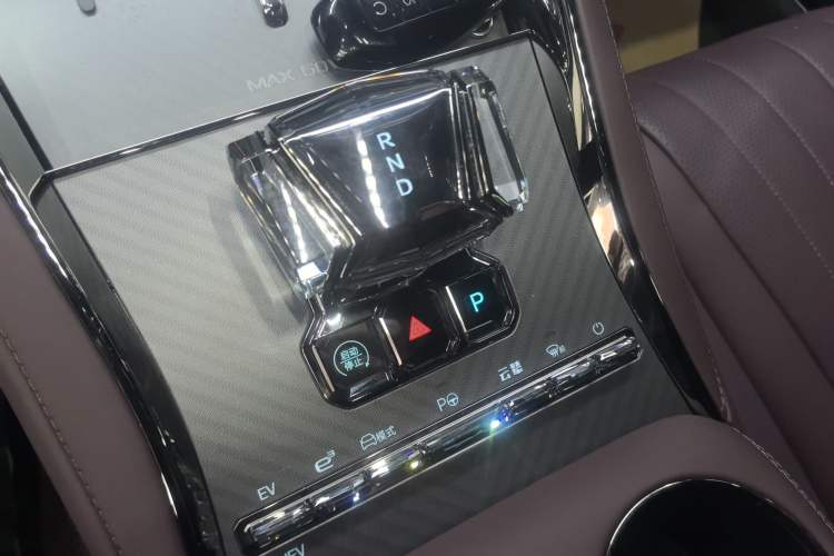 Used Denza Z9GT 2024 1100 Four-Wheel Drive Max Edition Gear Lever
