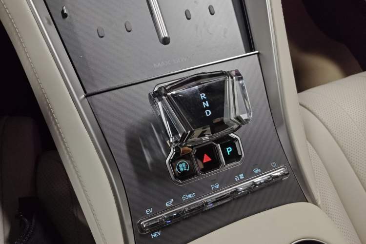 Used Denza Z9GT 2024 1100 Four-Wheel Drive Ultra Version Gear Lever