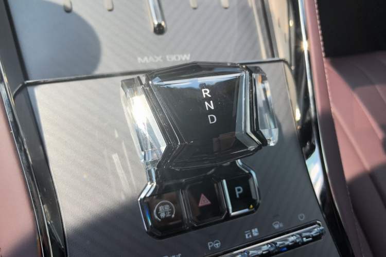 Used Denza Z9GT 2024 1100 Four-Wheel Drive Ultra Version Gear Lever