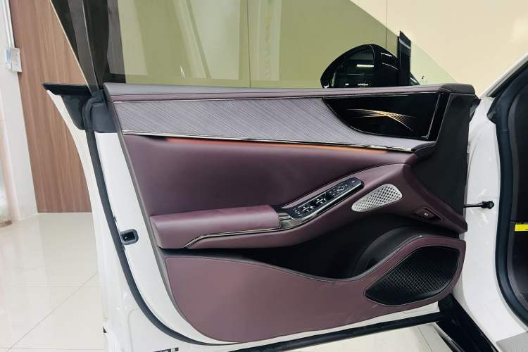 Used Denza Z9GT 2024 1100 4x4 Pro Version Interior 10