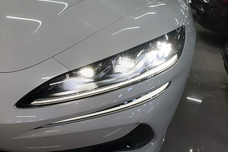 Used Denza Z9GT 2024 1100 Four-Wheel Drive Ultra Version Left Front Headlight