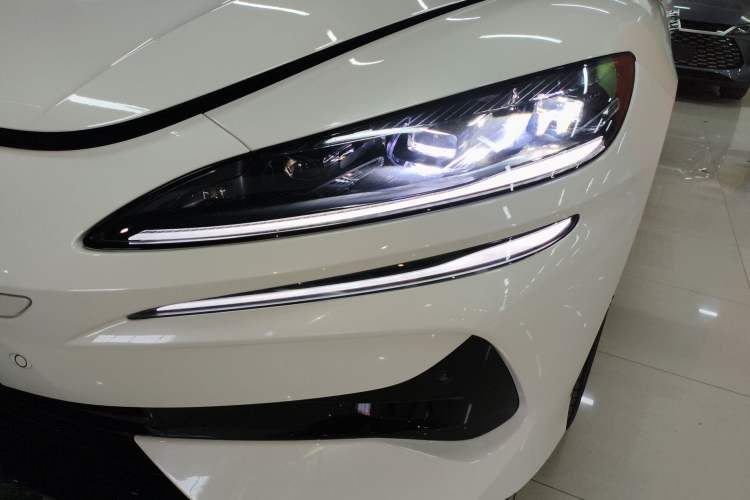 Used Denza Z9GT 2024 1100 4x4 Pro Version Left Front Headlight