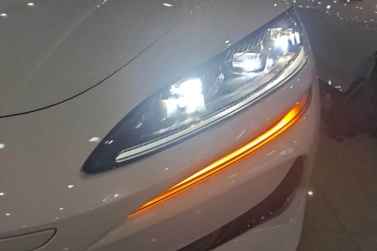 Used Denza Z9GT 2024 1100 Four-Wheel Drive Max Edition Left Front Headlight
