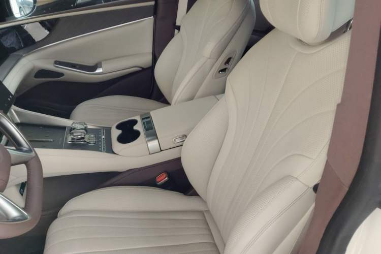 Used Denza Z9GT 2024 630 All-Wheel Drive Max Edition Left Front Seat