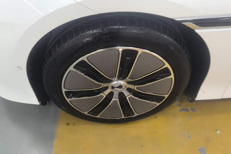 Used Denza Z9GT 2024 1100 Four-Wheel Drive Max Edition Left Front Wheel Hub