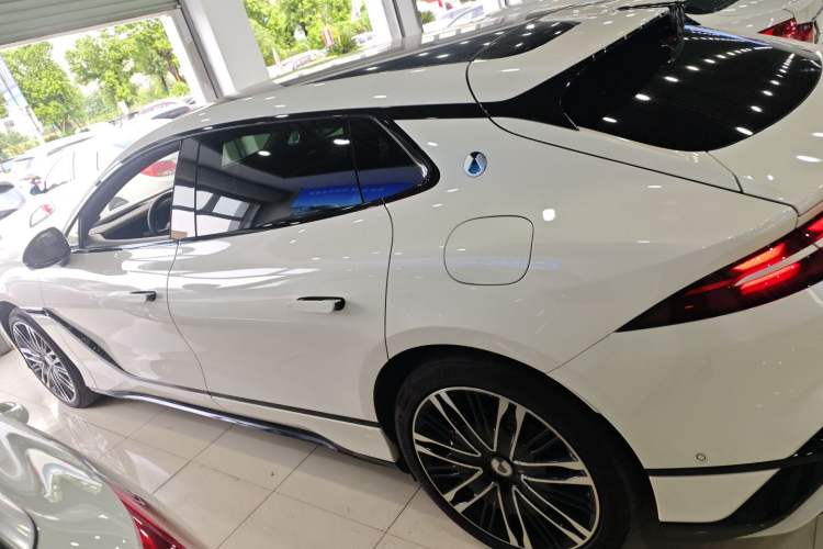 Used Denza Z9GT 2024 1100 Four-Wheel Drive Ultra Version Left Side