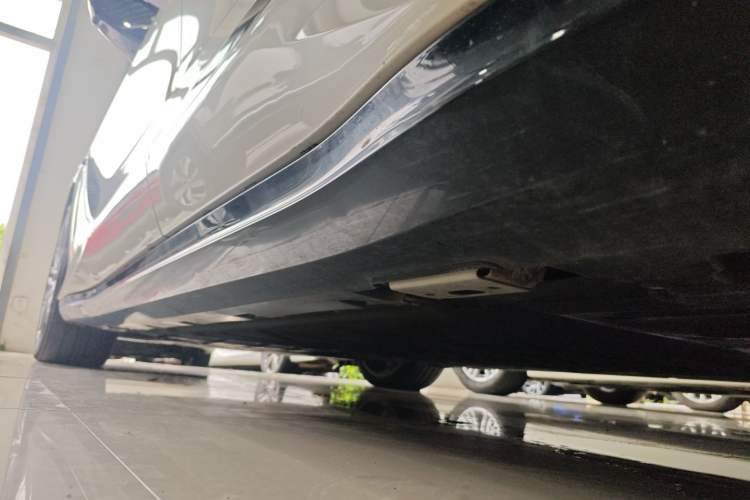 Used Denza Z9GT 2024 1100 Four-Wheel Drive Ultra Version Left Side Sill
