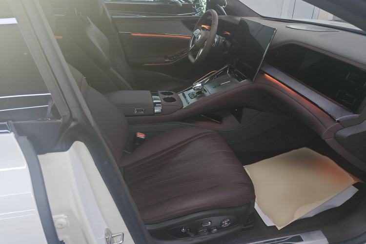 Used Denza Z9GT 2024 1100 4x4 Ultra First Edition Right Front Seat