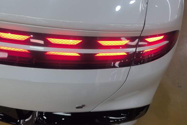 Used Denza Z9GT 2024 1100 Four-Wheel Drive Max Edition Right Rear Taillight