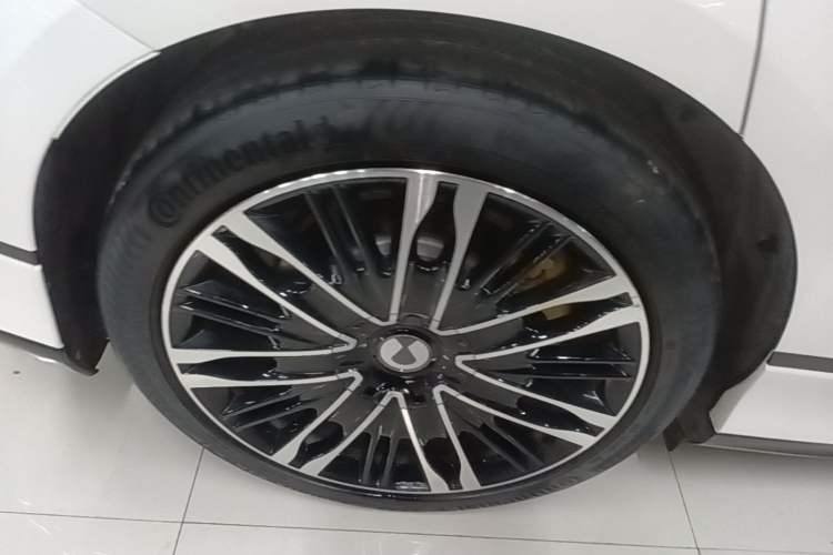 Used Denza Z9GT 2024 1100 Four-Wheel Drive Ultra Version Right Rear Wheel Hub