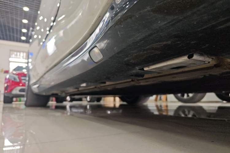 Used Denza Z9GT 2024 1100 Four-Wheel Drive Ultra Version Right Side Sill