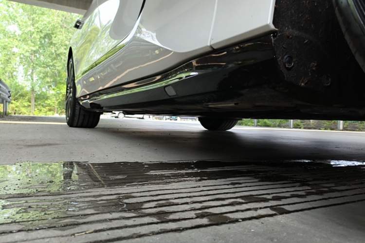 Used Denza Z9GT 2024 1100 Four-Wheel Drive Ultra Version Right Side Sill