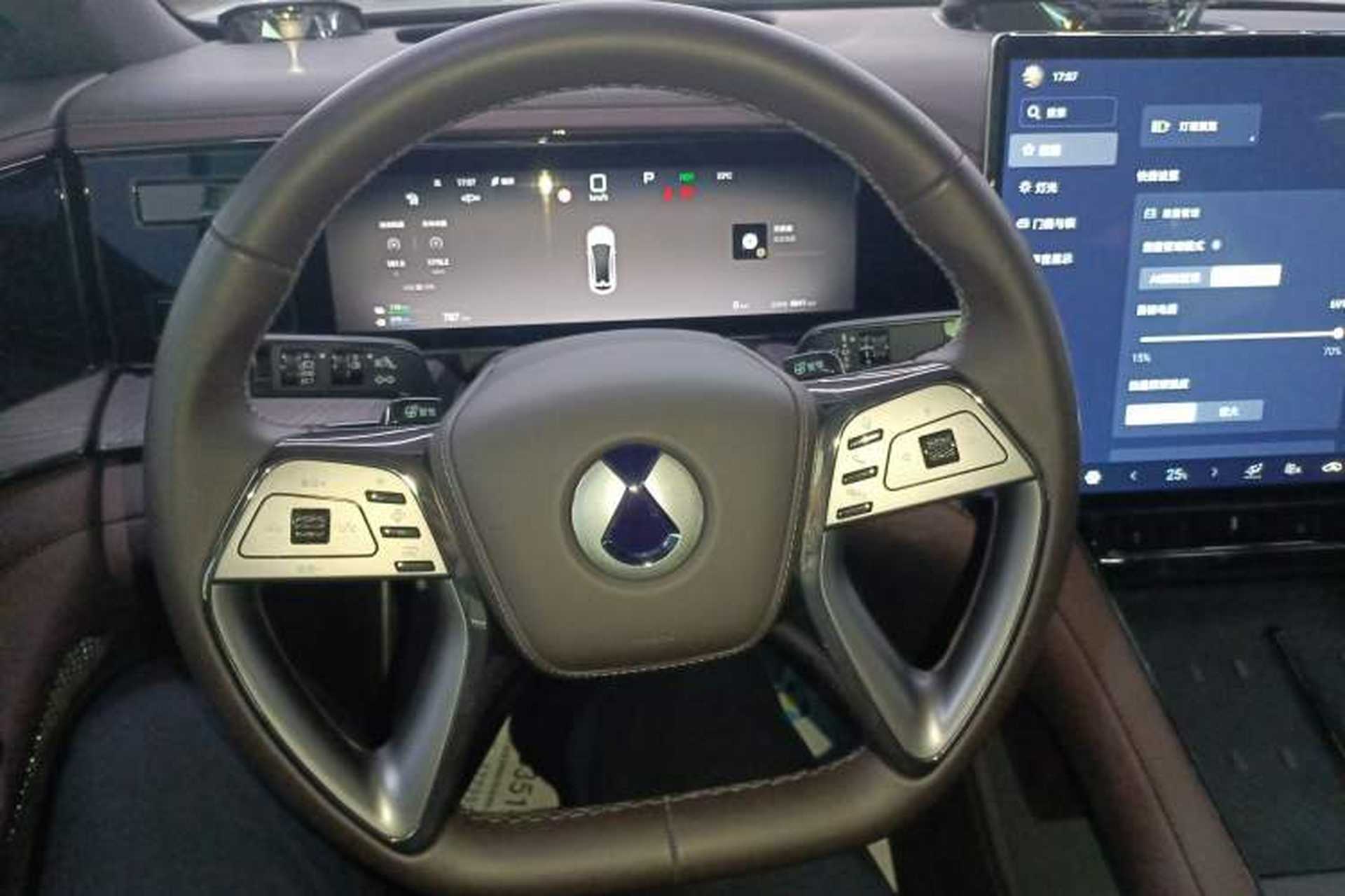 Used Denza Z9GT 2024 1100 Four-Wheel Drive Ultra Version Steering Wheel