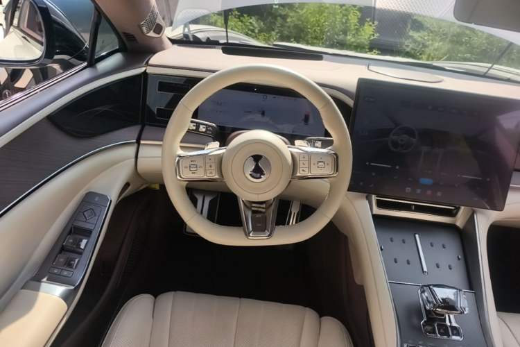 Used Denza Z9GT 2024 1100 Four-Wheel Drive Ultra Version Steering Wheel