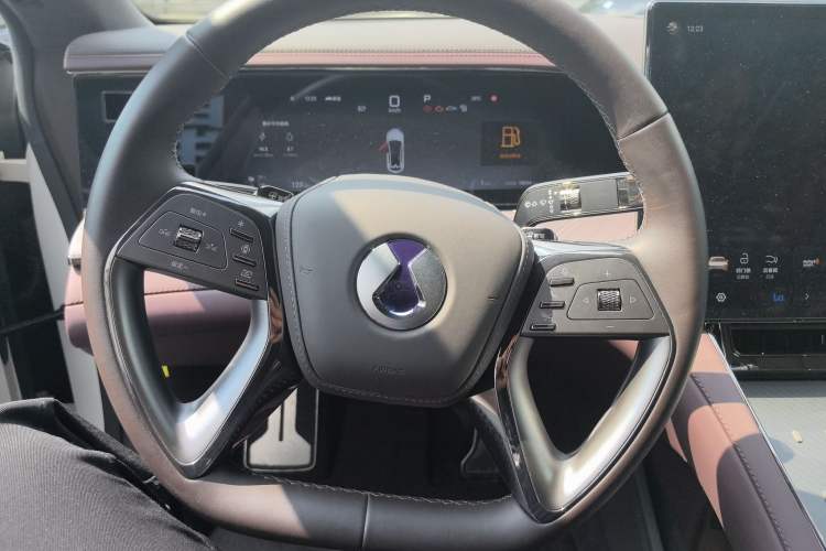 Used Denza Z9GT 2024 1100 Four-Wheel Drive Ultra Version Steering Wheel