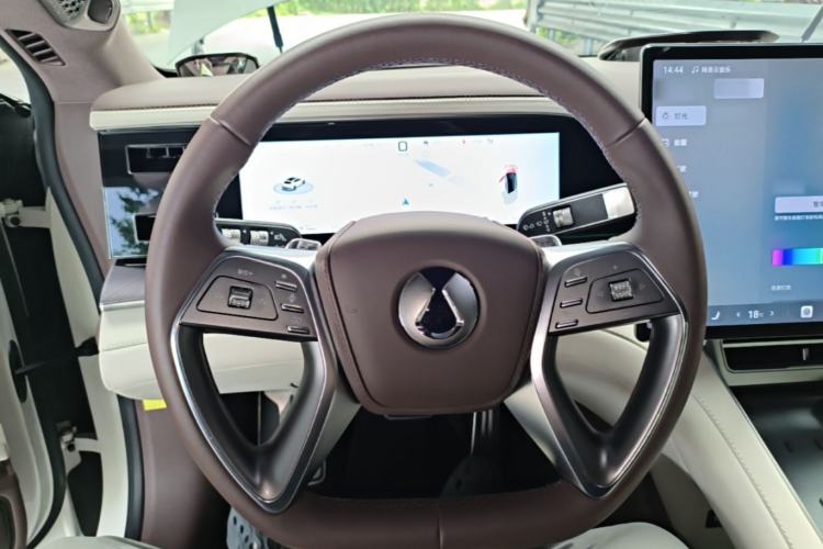Used Denza Z9GT 2024 1100 Four-Wheel Drive Ultra Version Steering Wheel