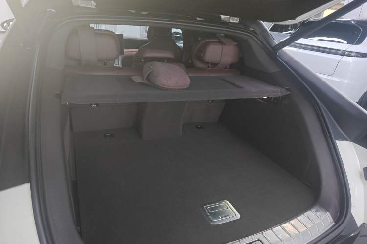 Used Denza Z9GT 2024 1100 4x4 Ultra First Edition Trunk