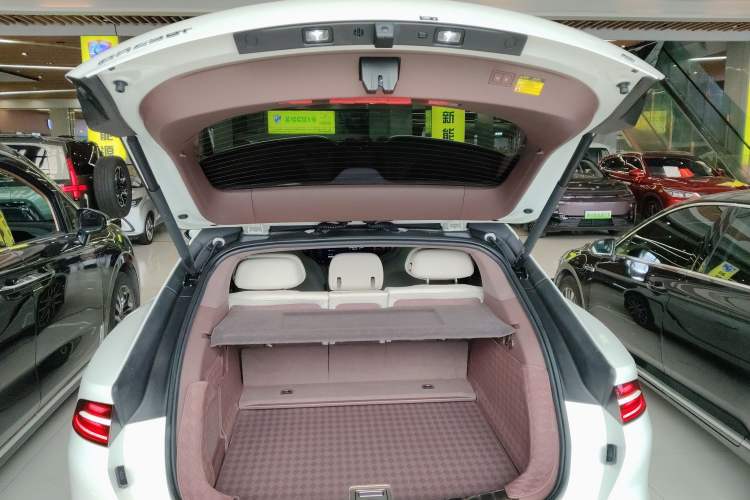 Used Denza Z9GT 2024 630 All-Wheel Drive Max Edition Trunk
