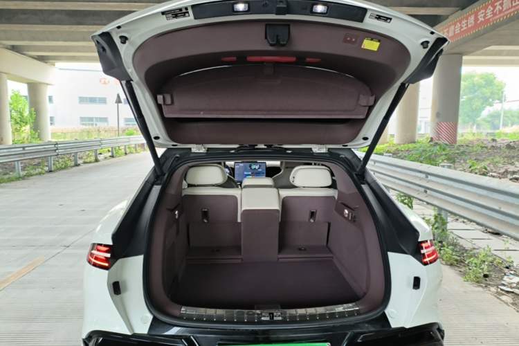 Used Denza Z9GT 2024 1100 Four-Wheel Drive Ultra Version Trunk