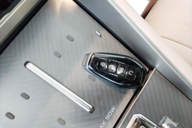 Used Denza Z9GT 2024 1100 Four-Wheel Drive Ultra Version Vehicle Key