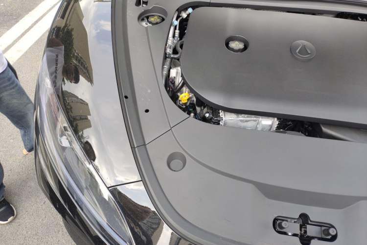 Used Denza Z9GT 2026 Easy Three-Party Flash Charge Prestige Edition Engine Bay Right
