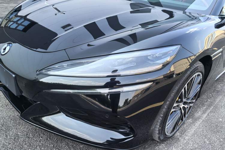 Used Denza Z9GT 2026 Easy Three-Party Flash Charge Performance Edition Left Front Headlight