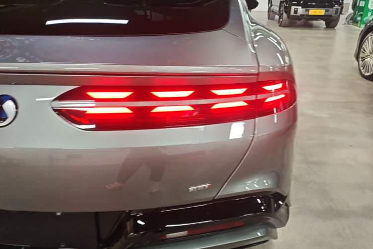 Used Denza Z9GT 2026 Flash Charge Prestige Edition Right Rear Taillight