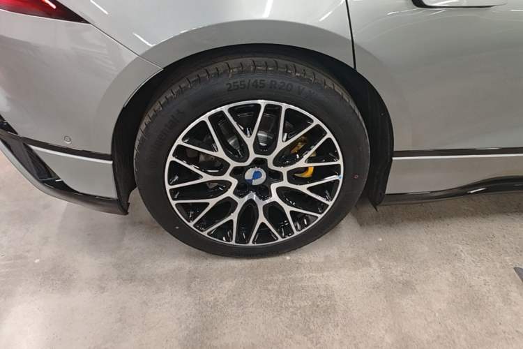 Used Denza Z9GT 2026 Flash Charge Prestige Edition Right Rear Wheel Hub