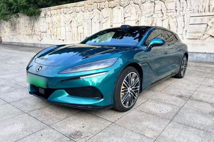 Denza Z9GT 2026 Flash Charge Flagship Edition