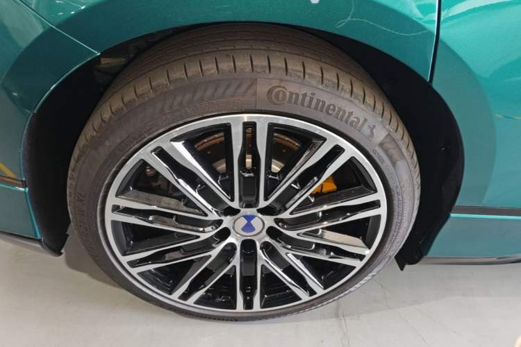 Used Denza Z9GT 2026 Flash Charge Flagship Edition Right Rear Wheel Hub
