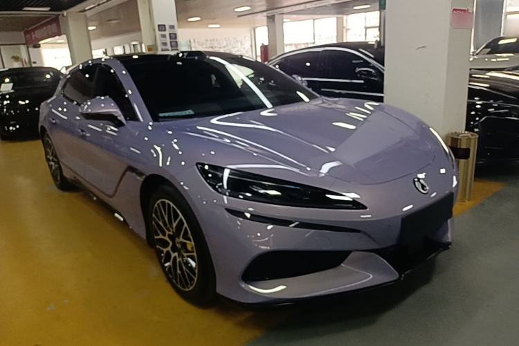 Used Denza Z9GT 2026 Flash Charge Prestige Edition Front Right 45 Deg