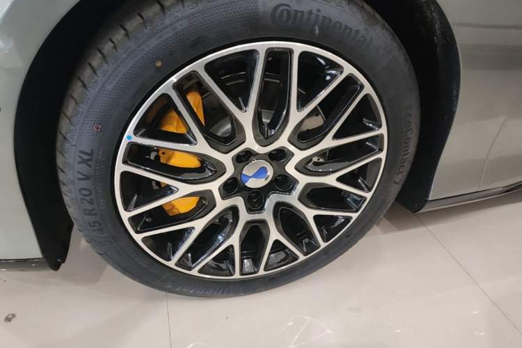 Used Denza Z9GT 2026 Flash Charge Prestige Edition Left Front Wheel Hub