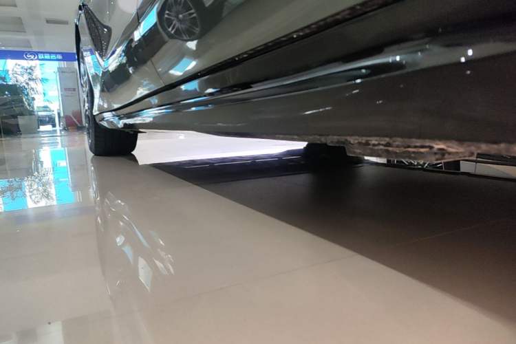 Used Denza Z9GT 2026 Flash Charge Prestige Edition Left Side Sill