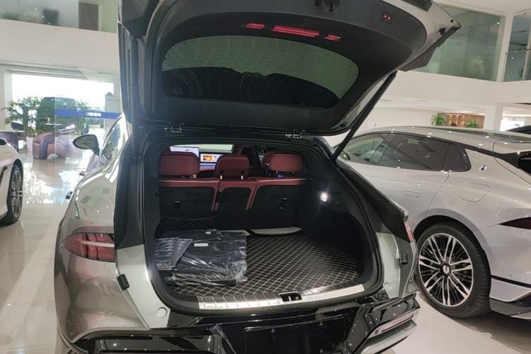 Used Denza Z9GT 2026 Flash Charge Prestige Edition Trunk