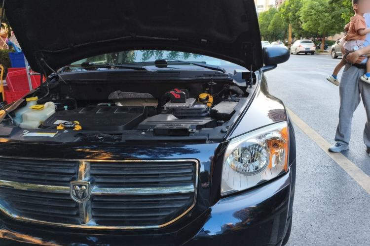 Used Dodge Caliber 2011 2.0 SXT Classic Edition Engine Bay Left