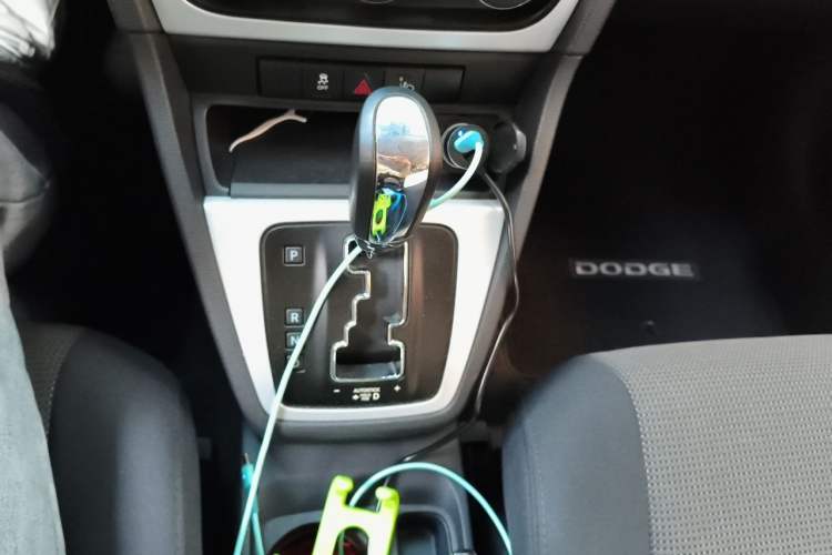 Used Dodge Caliber 2011 2.0 SXT Classic Edition Gear Lever